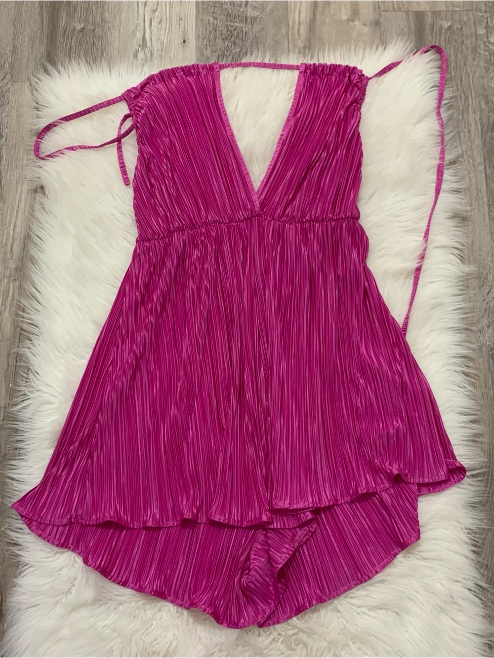 SHEIN Plunging V-Neck Pleated Romper in Fuchsia Pink Size XL
